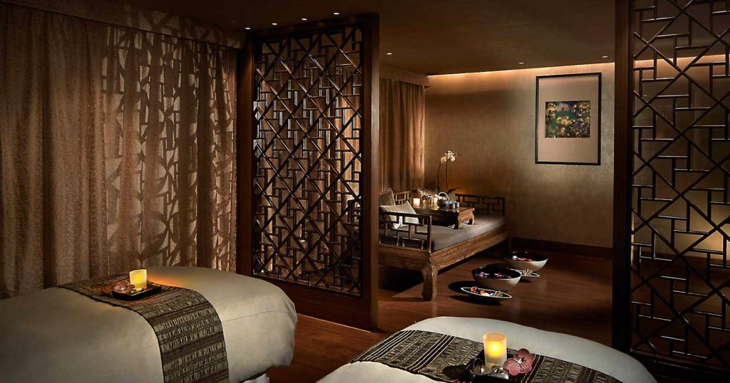 Mandarin Oriental Massage Room - Hong Kong