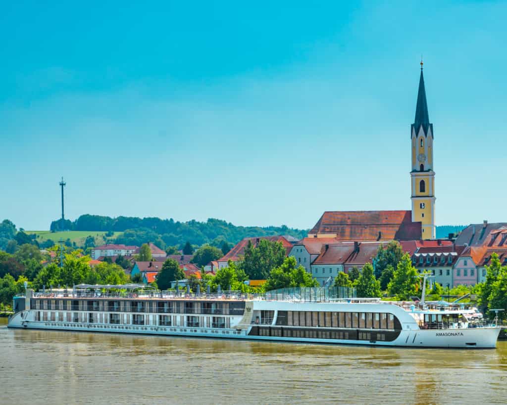 Backroads_AMAWaterways_Roamaroo